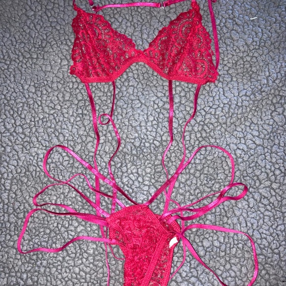 Red two piece harness set - Picture 1 of 1